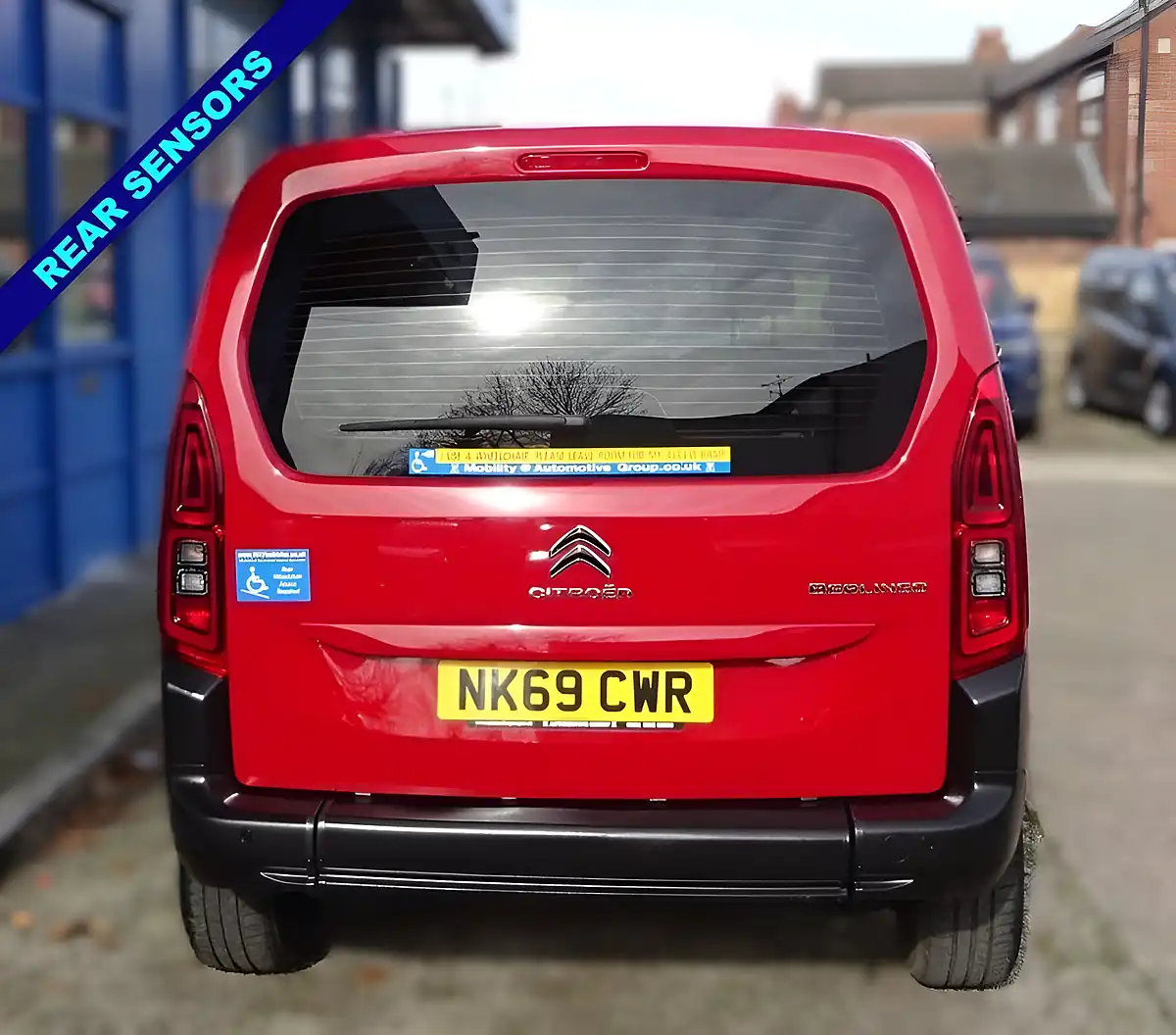 Used 2019 Citroen Berlingo Feel M Red - Interior and Exterior details 6