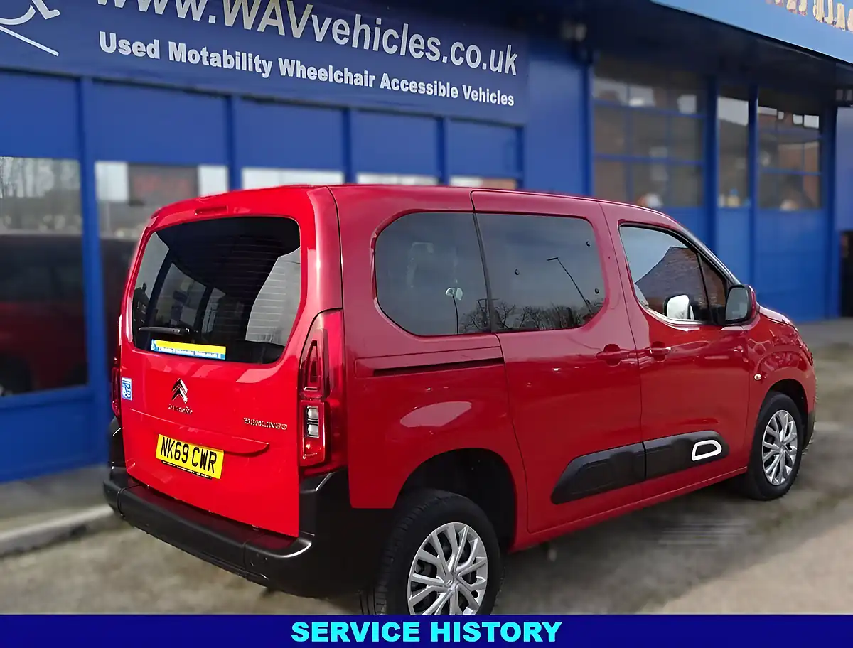 Used 2019 Citroen Berlingo Feel M Red - Interior and Exterior details 8