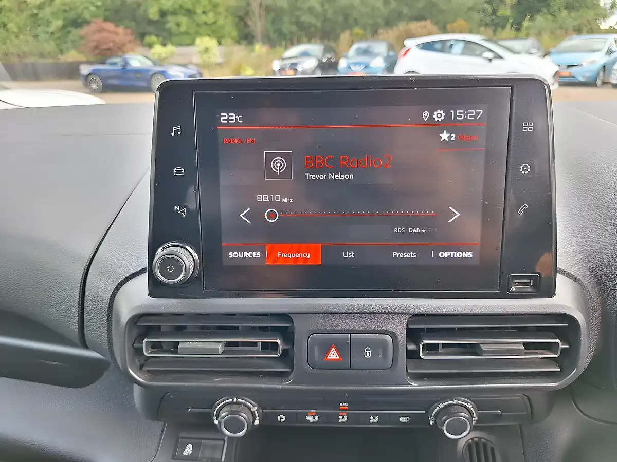 Used 2019 Citroen Berlingo Feel M White - Interior and Exterior details 13