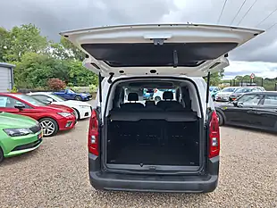 Used 2019 Citroen Berlingo Feel M White - Interior and Exterior details 14