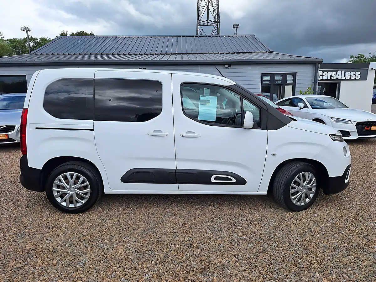 Used 2019 Citroen Berlingo Feel M White - Interior and Exterior details 18