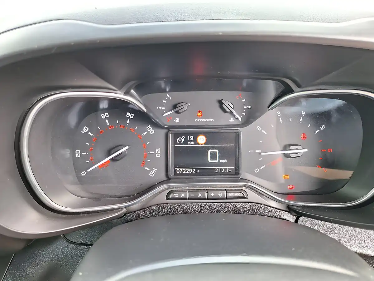 Used 2019 Citroen Berlingo Feel M White - Interior and Exterior details 19