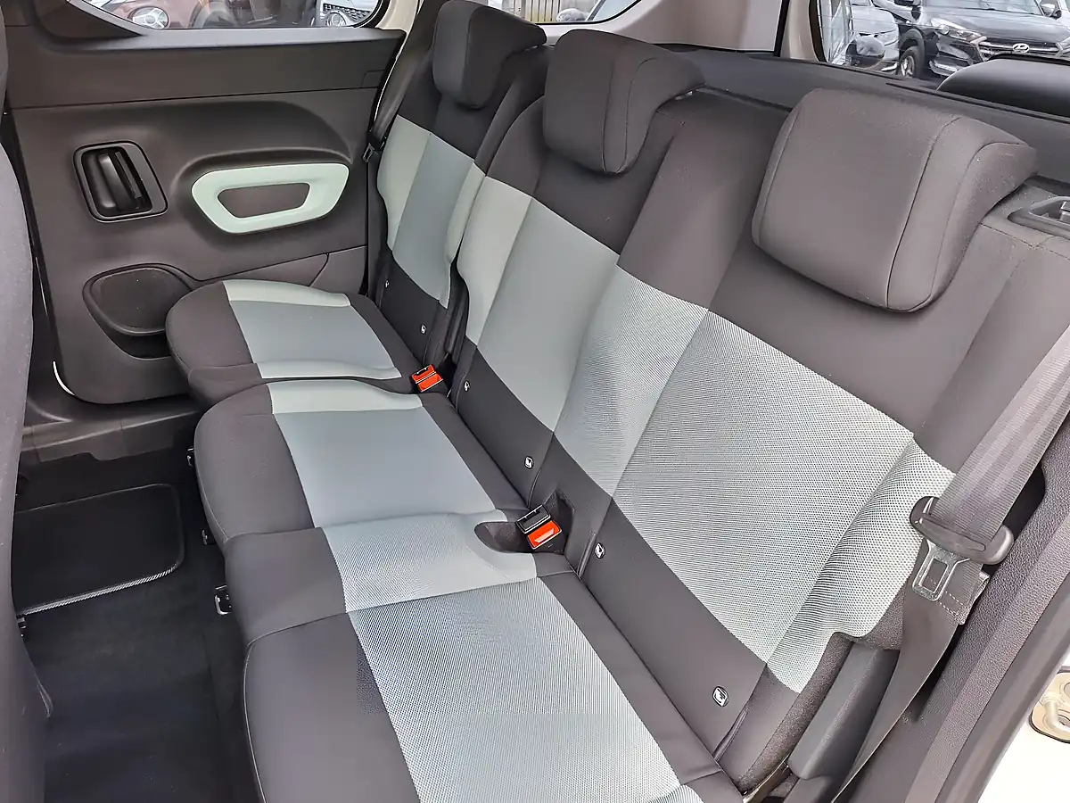 Used 2019 Citroen Berlingo Feel M White - Interior and Exterior details 4