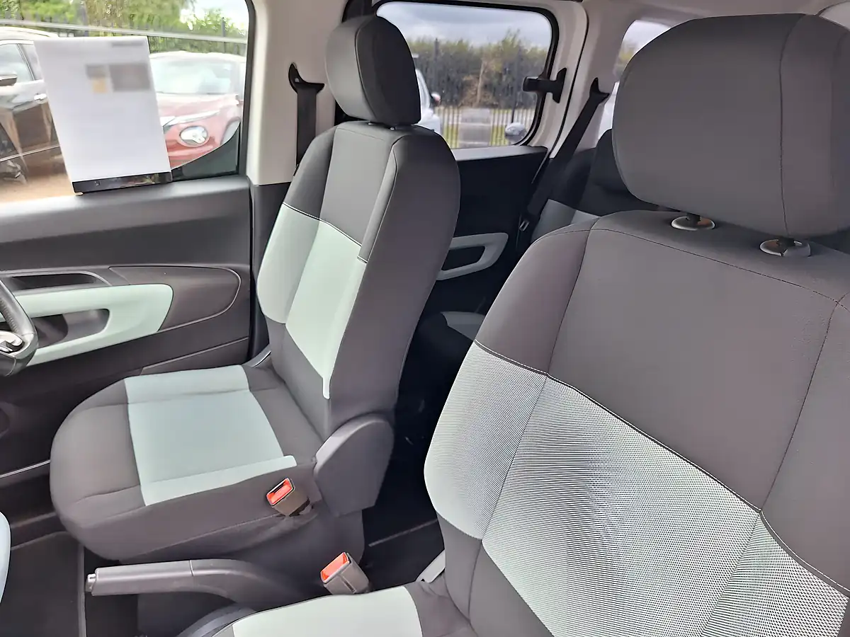 Used 2019 Citroen Berlingo Feel M White - Interior and Exterior details 8