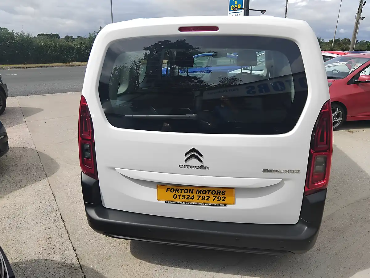 Used 2019 Citroen Berlingo Feel White - Interior and Exterior details 10
