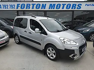 Used 2019 Citroen Berlingo Feel White - Interior and Exterior details 19