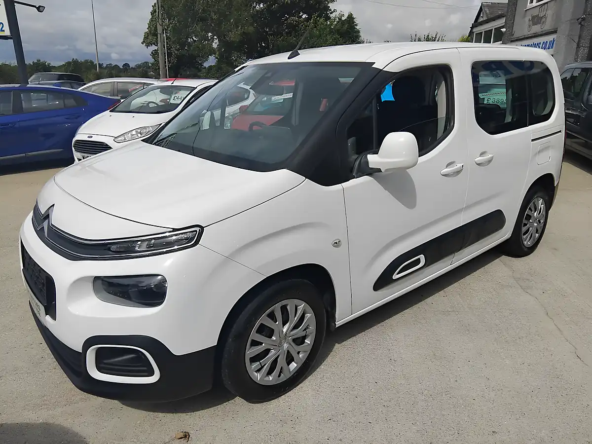 Used 2019 Citroen Berlingo Feel White - Interior and Exterior details 4