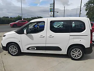 Used 2019 Citroen Berlingo Feel White - Interior and Exterior details 5
