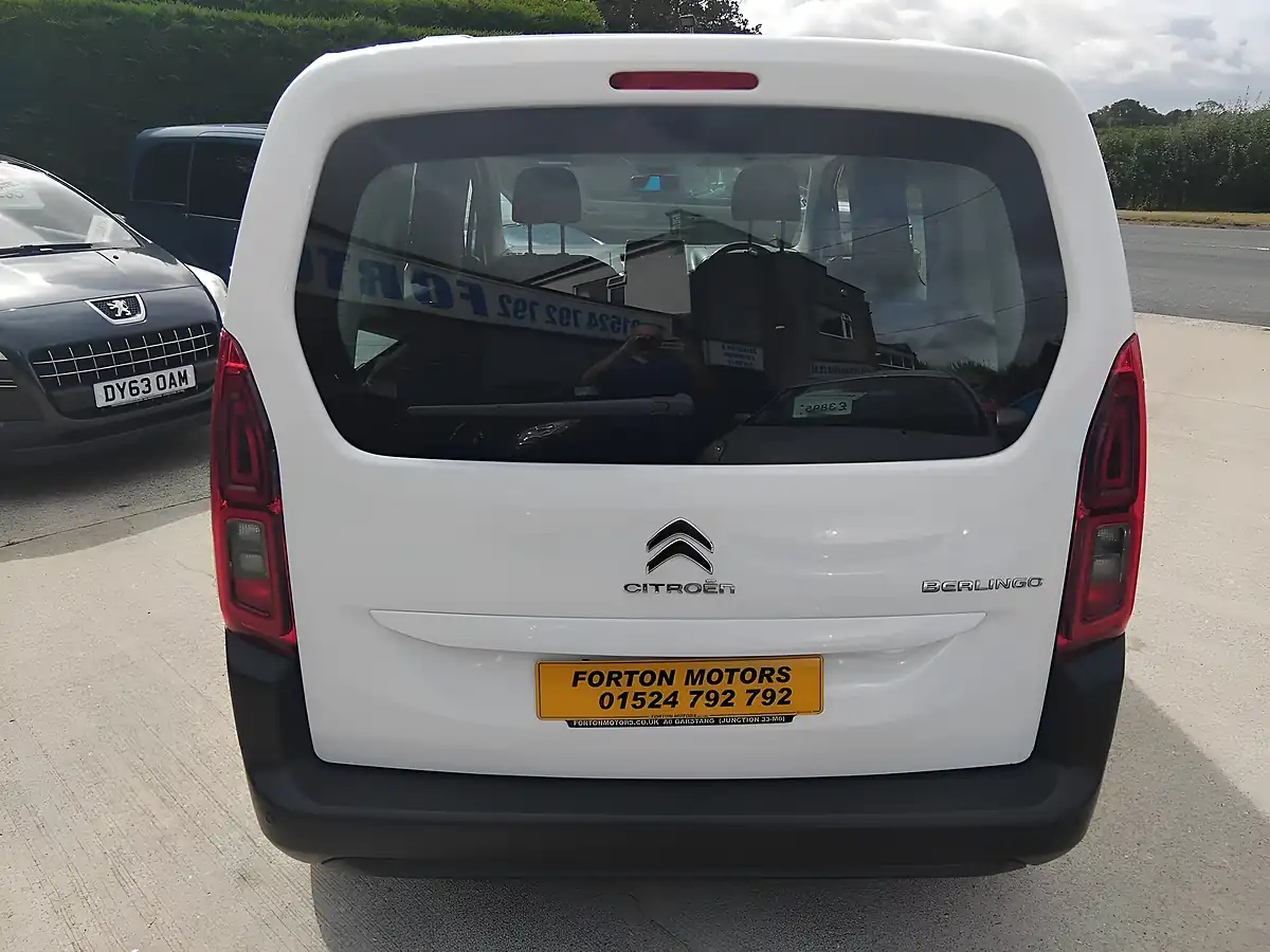 Used 2019 Citroen Berlingo Feel White - Interior and Exterior details 7