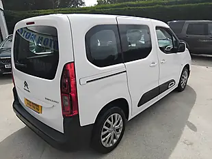 Used 2019 Citroen Berlingo Feel White - Interior and Exterior details 8