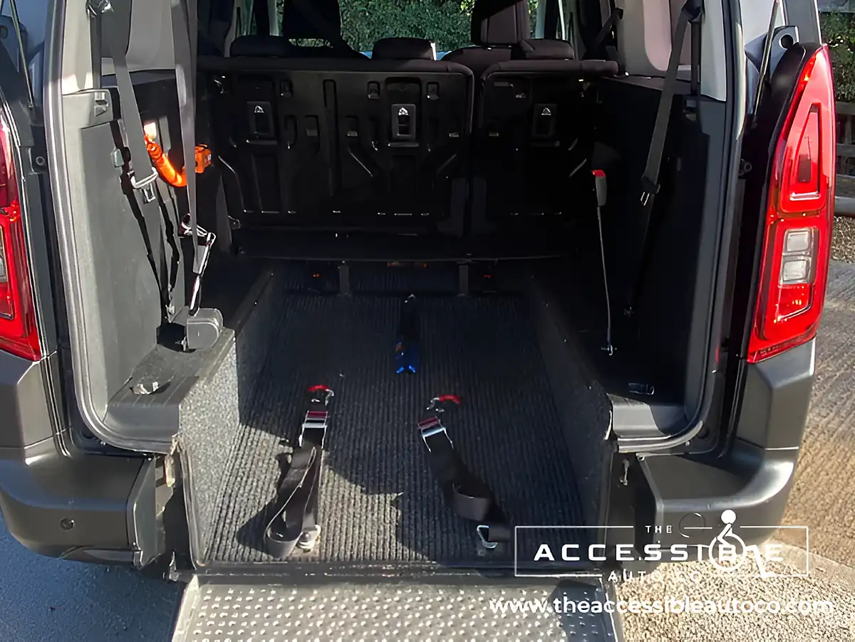 Used 2019 Citroen Berlingo Feel Xl Grey - Interior and Exterior details 10
