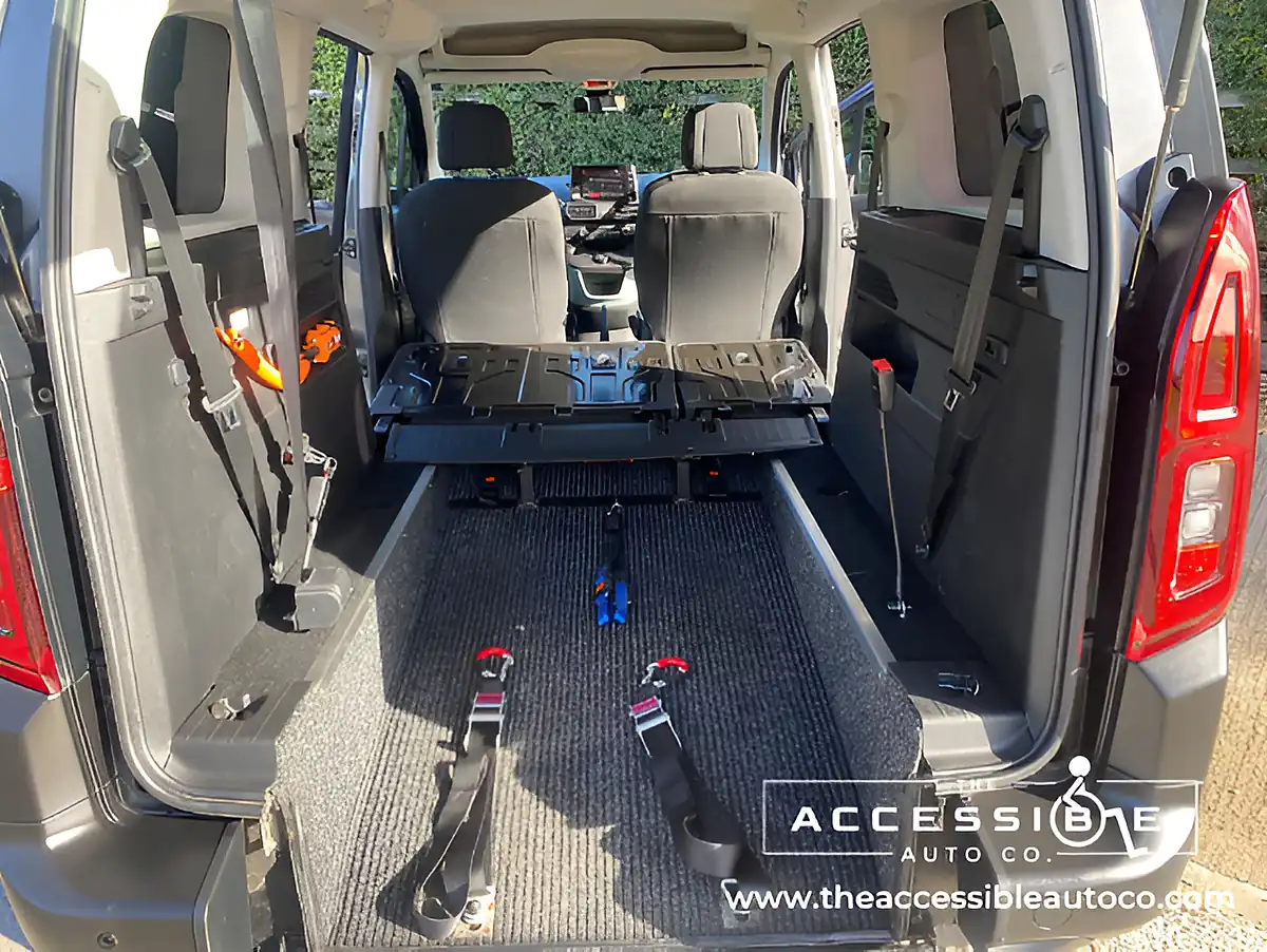 Used 2019 Citroen Berlingo Feel Xl Grey - Interior and Exterior details 12