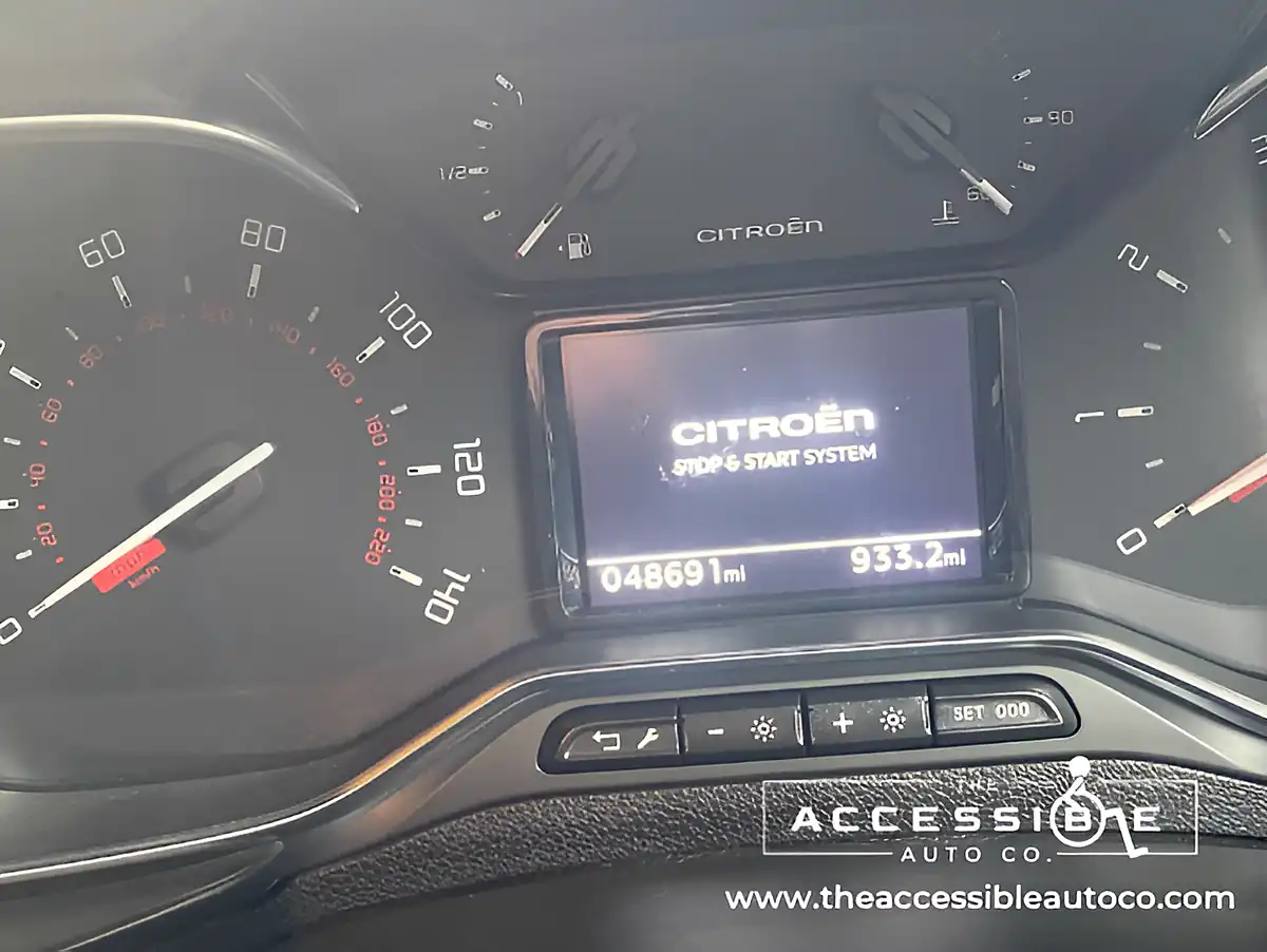 Used 2019 Citroen Berlingo Feel Xl Grey - Interior and Exterior details 16