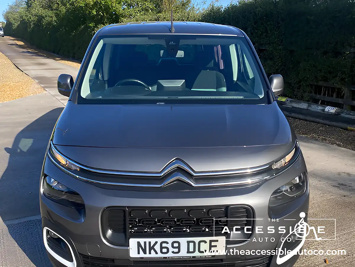 Used 2019 Citroen Berlingo Feel Xl Grey - Interior and Exterior details 7