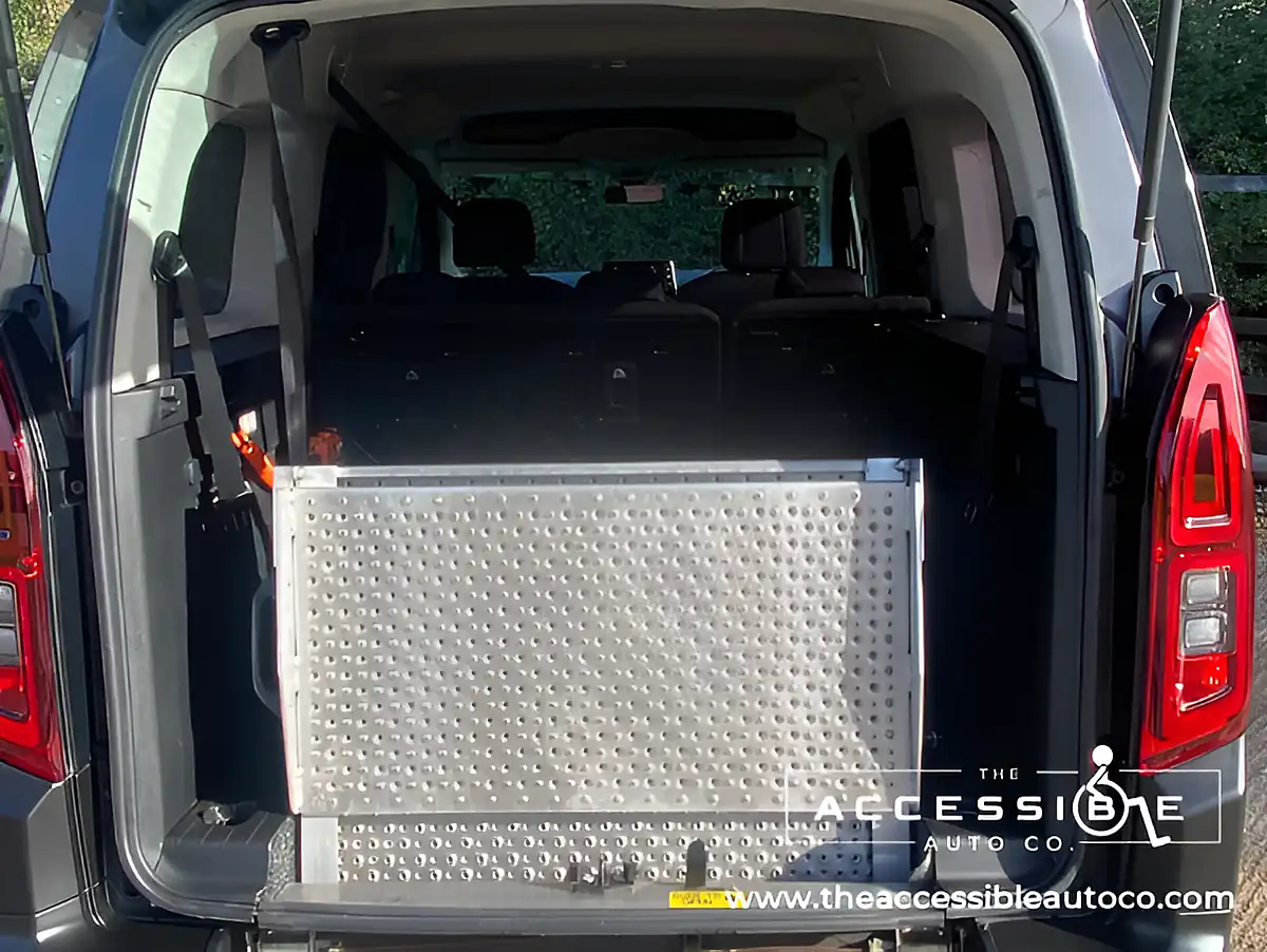 Used 2019 Citroen Berlingo Feel Xl Grey - Interior and Exterior details 9