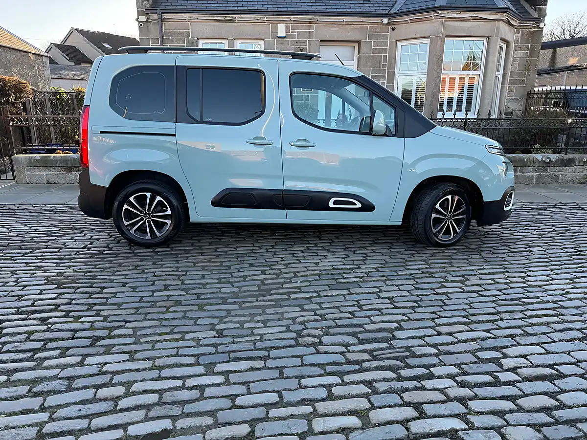 Used 2019 Citroen Berlingo Flair M Aqua Green - Interior and Exterior details 11