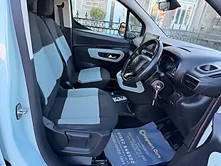 Used 2019 Citroen Berlingo Flair M Aqua Green - Interior and Exterior details 15