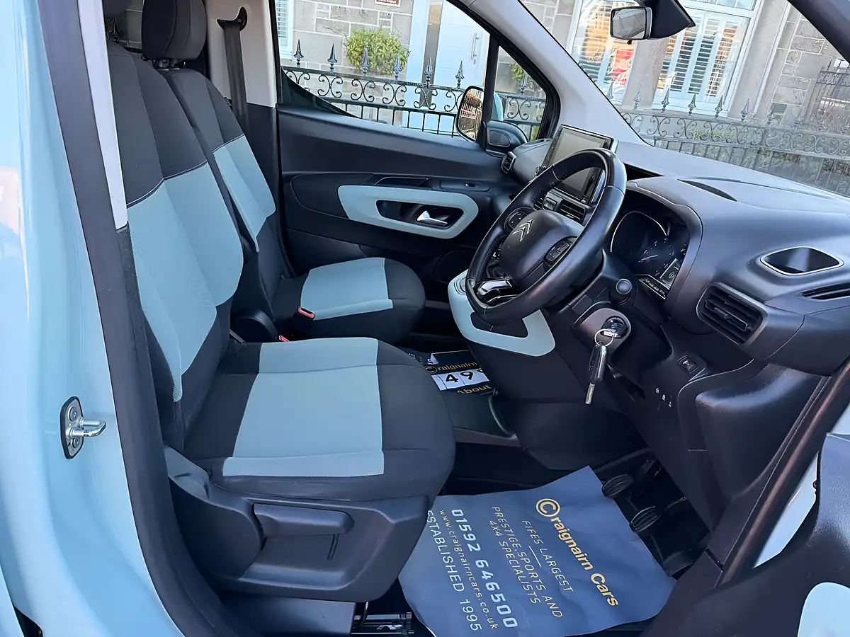 Used 2019 Citroen Berlingo Flair M Aqua Green - Interior and Exterior details 15