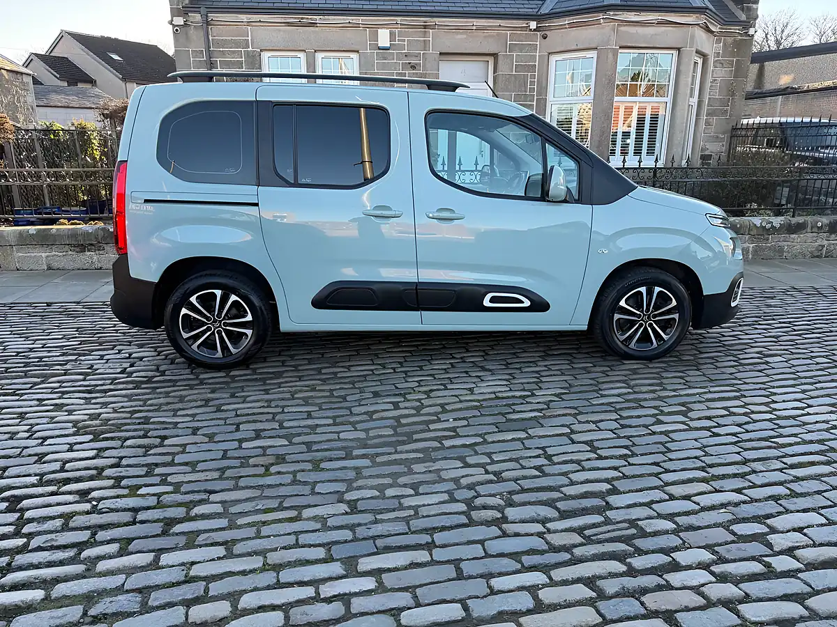 Used 2019 Citroen Berlingo Flair M Aqua Green - Interior and Exterior details 4