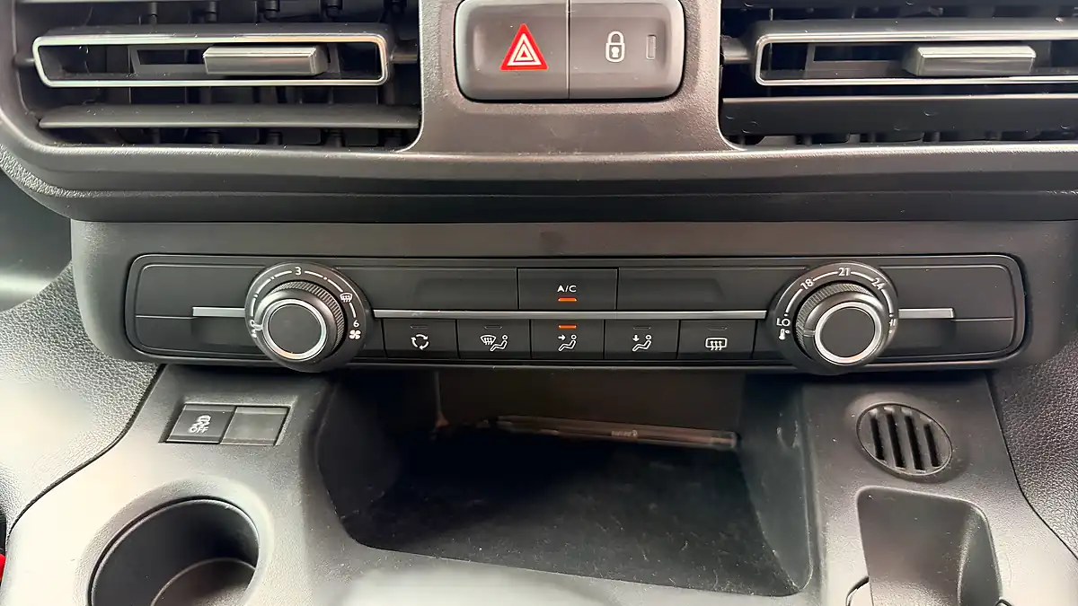 Used 2019 Citroen Berlingo Flair M Blue - Interior and Exterior details 13