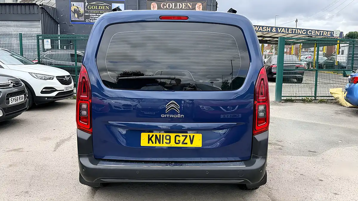 Used 2019 Citroen Berlingo Flair M Blue - Interior and Exterior details 4