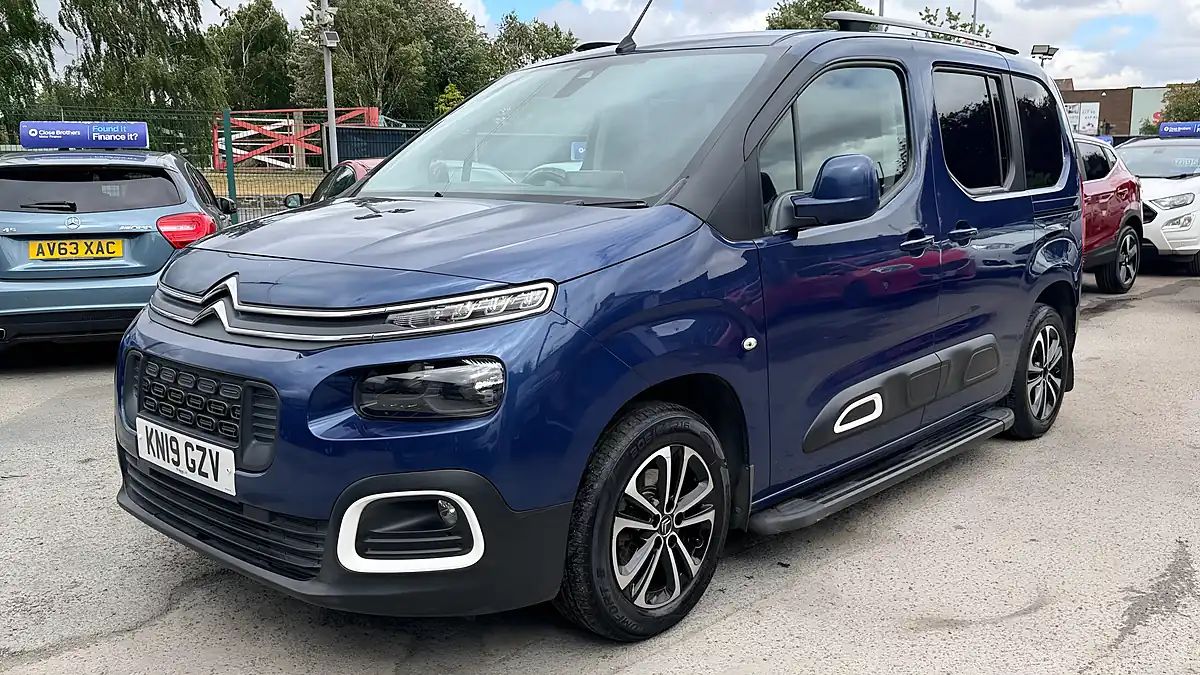 Used 2019 Citroen Berlingo Flair M Blue - Interior and Exterior details 7