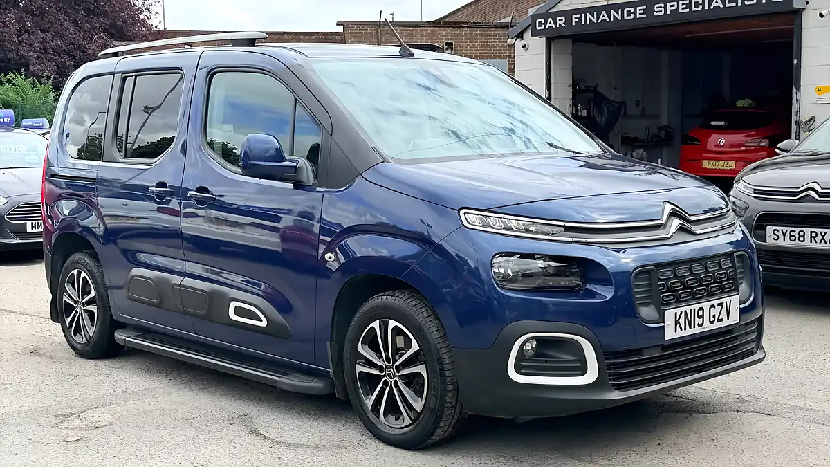 Used 2019 Citroen Berlingo Flair M Blue - Interior and Exterior details 9