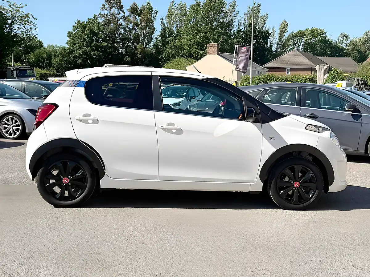 Used 2019 Citroen C1 Urban Ride White - Interior and Exterior details 17