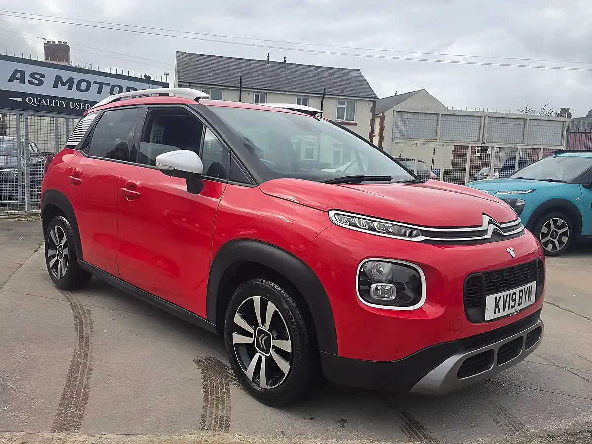 Used 2019 Citroen C3 Aircross Feel Red - Front View