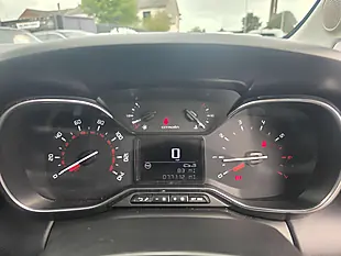 Used 2019 Citroen C3 Aircross Feel Red - Interior and Exterior details 10