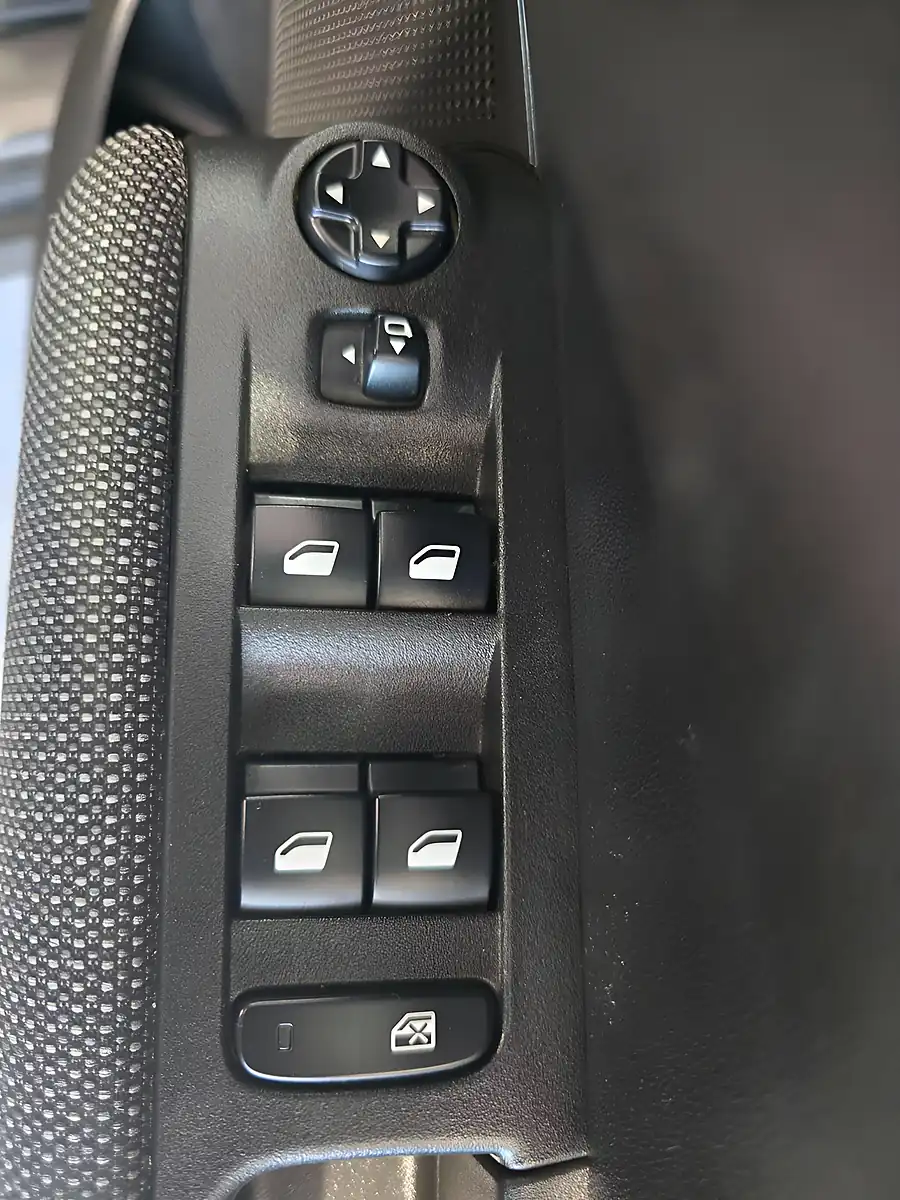 Used 2019 Citroen C3 Aircross Flair Grey - Interior and Exterior details 19