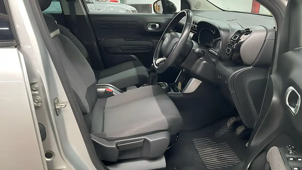Used 2019 Citroen C3 Aircross Flair Silver - Interior and Exterior details 9