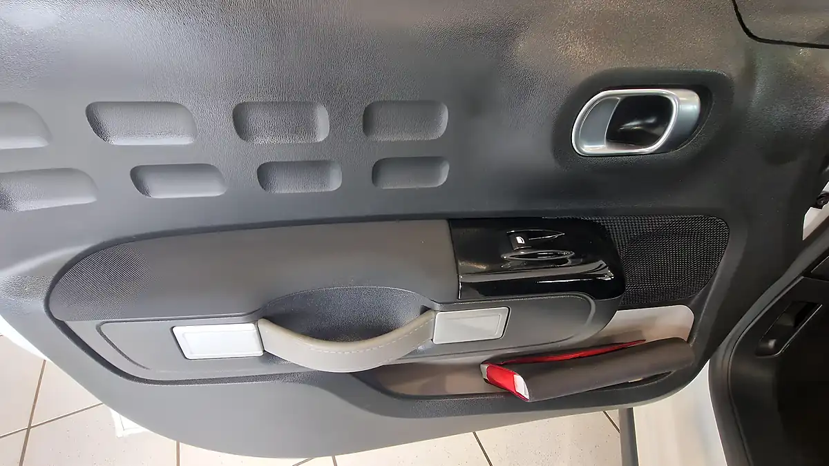 Used 2019 Citroen C3 Feel White - Interior and Exterior details 18