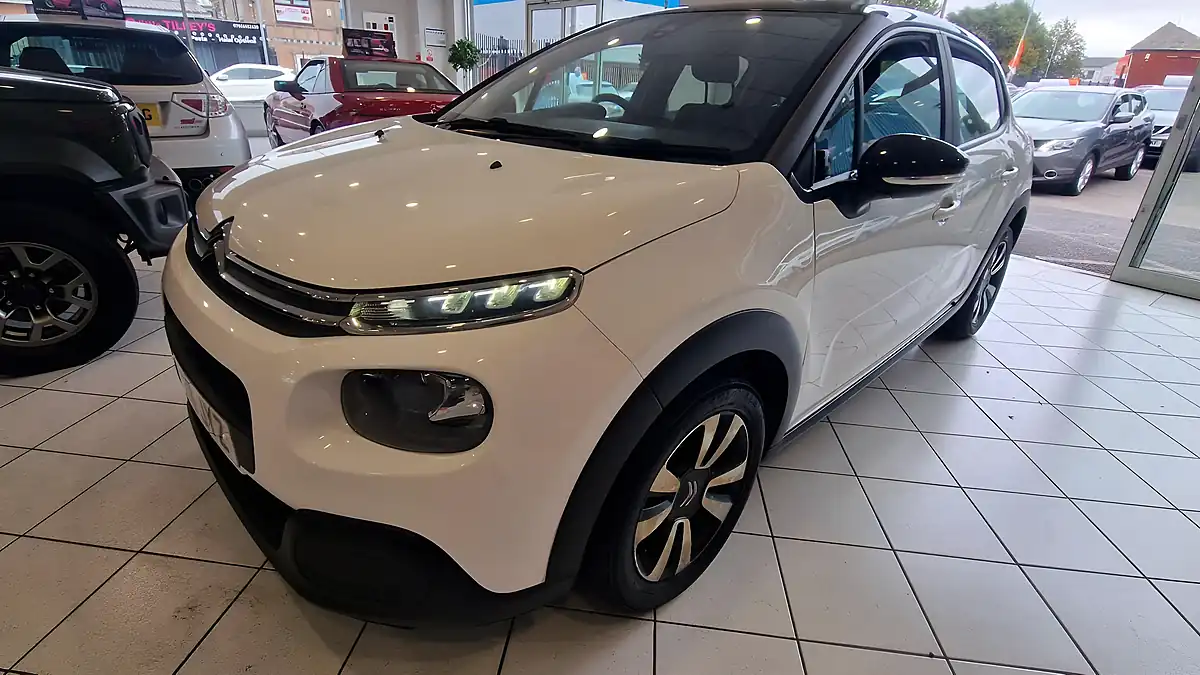 Used 2019 Citroen C3 Feel White - Interior and Exterior details 3