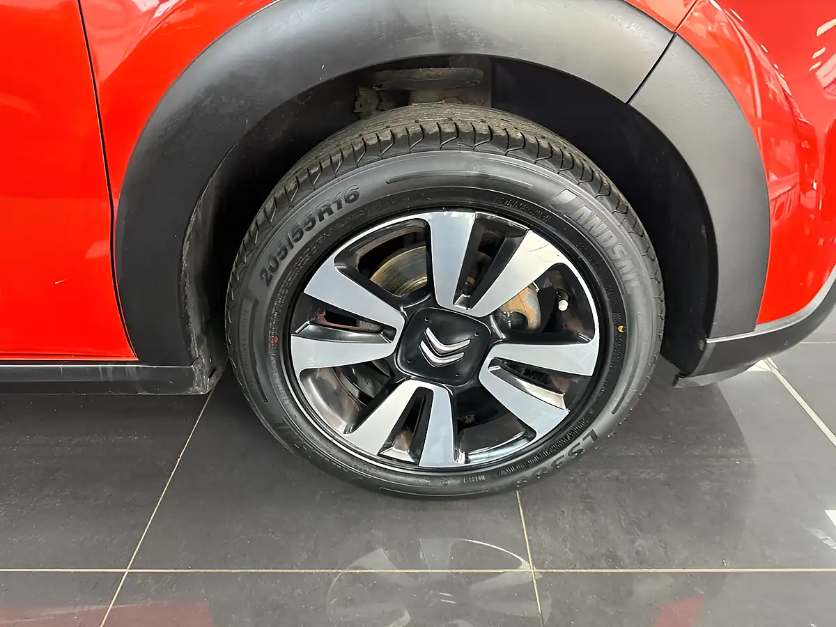Used 2019 Citroen C3 Flair Orange - Interior and Exterior details 14