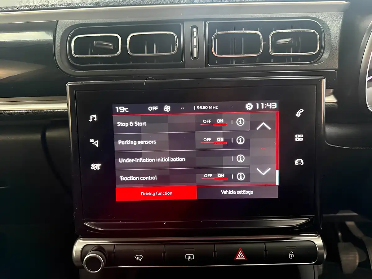 Used 2019 Citroen C3 Flair Orange - Interior and Exterior details 17