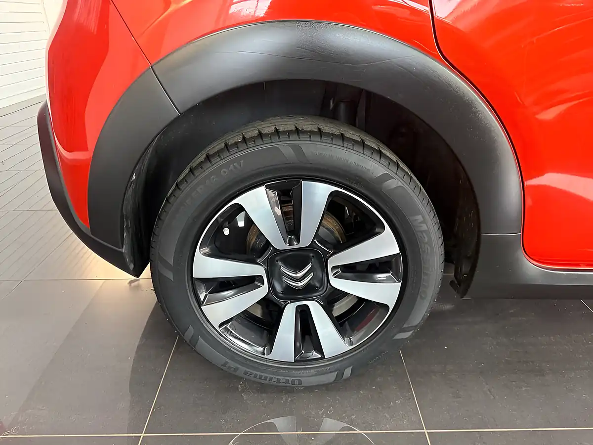 Used 2019 Citroen C3 Flair Orange - Interior and Exterior details 3