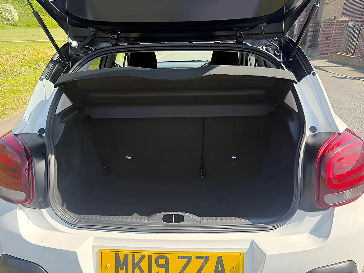 Used 2019 Citroen C3 Flair White - Interior and Exterior details 12
