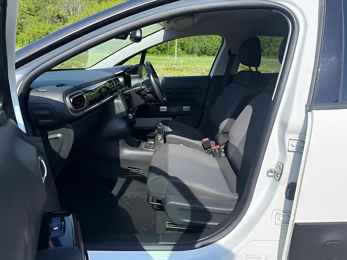 Used 2019 Citroen C3 Flair White - Interior and Exterior details 6