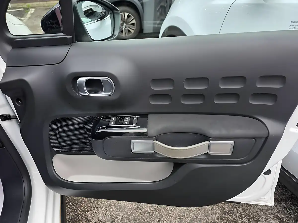 Used 2019 Citroen C3 Flair White - Interior and Exterior details 15