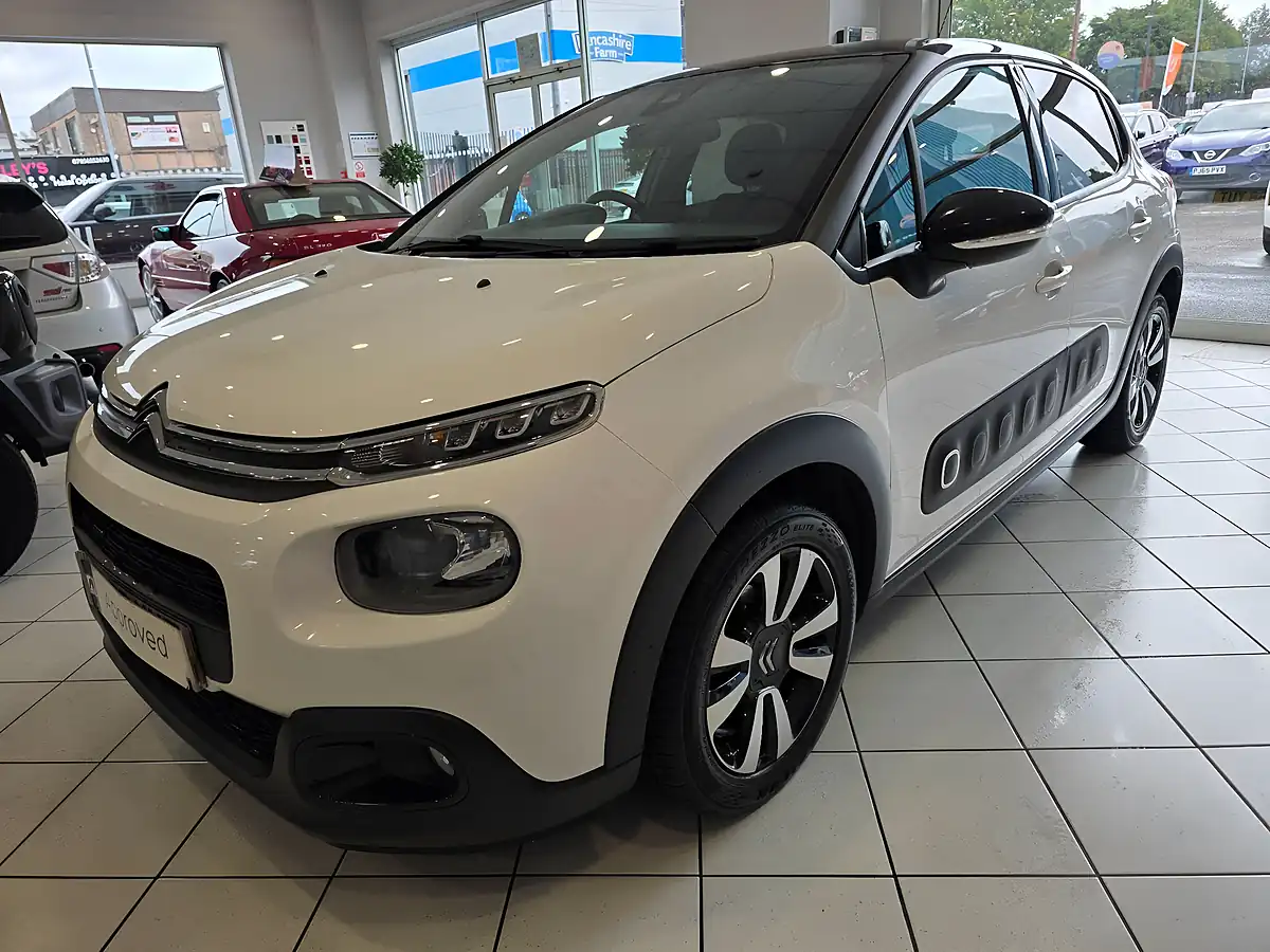 Used 2019 Citroen C3 Flair White - Interior and Exterior details 8