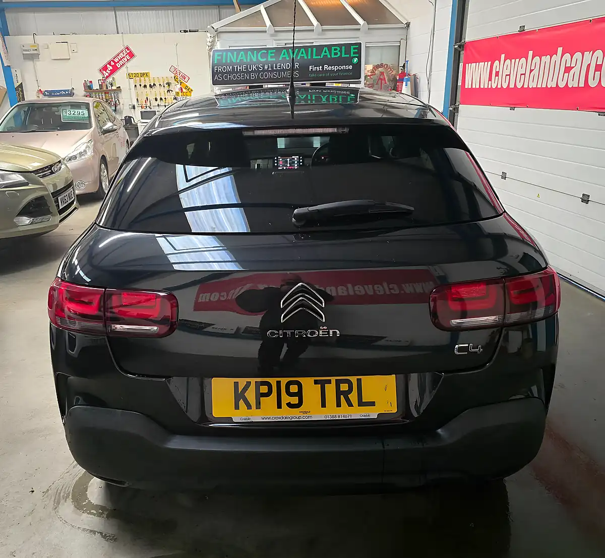 Used 2019 Citroen C4 Cactus Flair Black - Interior and Exterior details 13