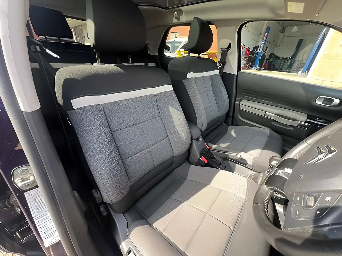 Used 2019 Citroen C4 Cactus Flair Deep Purple - Interior and Exterior details 18