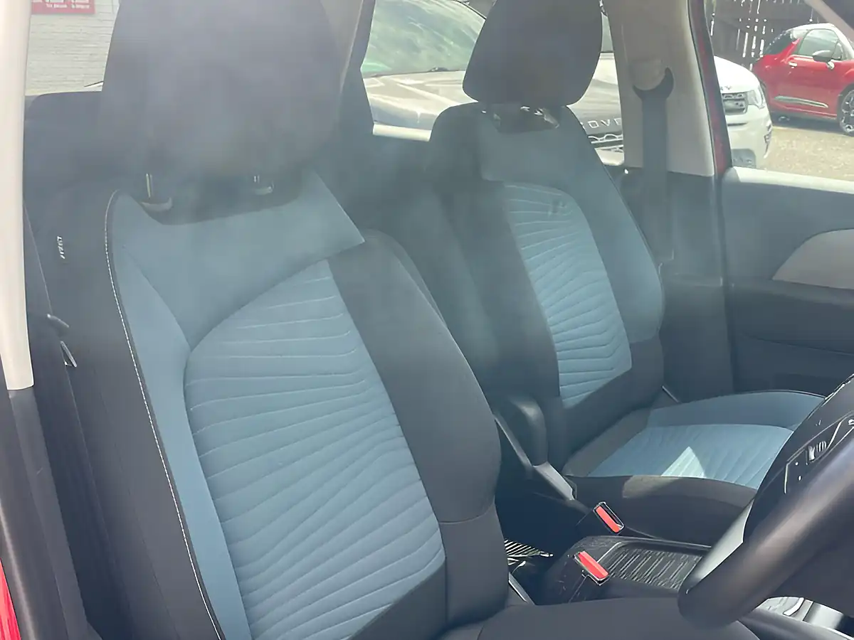 Used 2019 Citroen C4 Spacetourer Feel Red - Interior and Exterior details 11