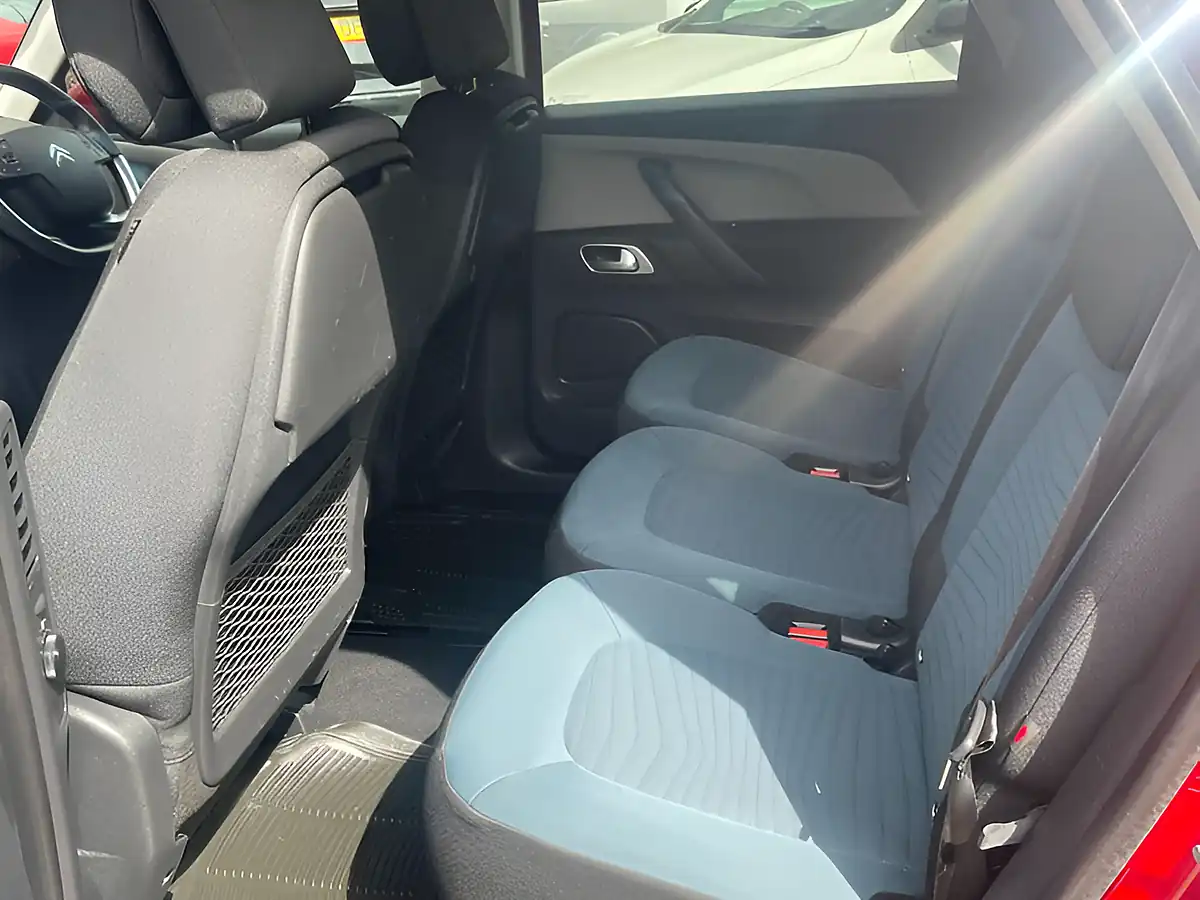 Used 2019 Citroen C4 Spacetourer Feel Red - Interior and Exterior details 13