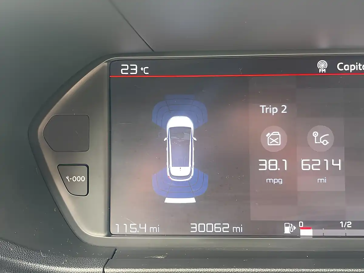 Used 2019 Citroen C4 Spacetourer Feel Red - Interior and Exterior details 15