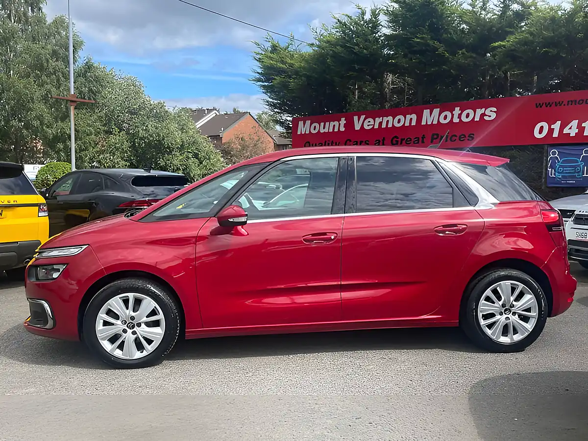 Used 2019 Citroen C4 Spacetourer Feel Red - Interior and Exterior details 3