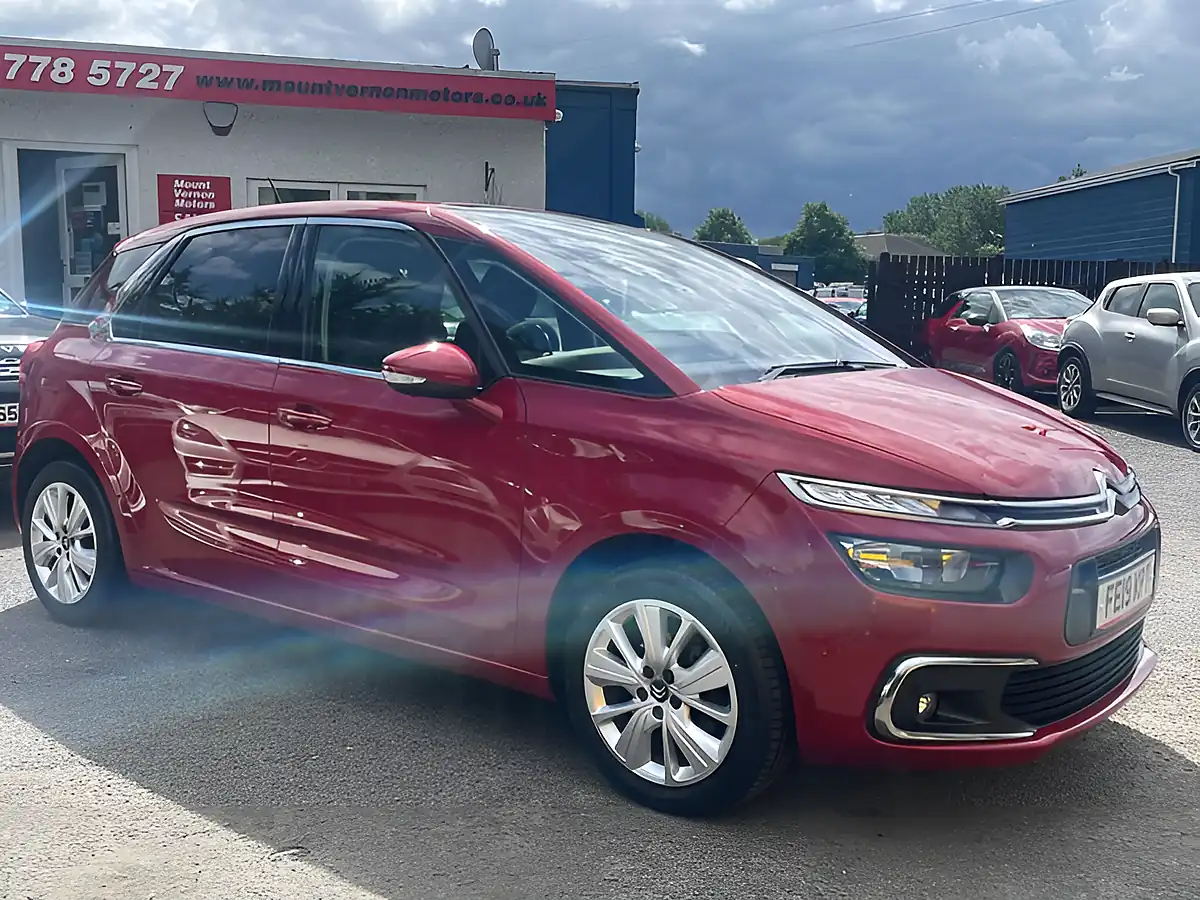 Used 2019 Citroen C4 Spacetourer Feel Red - Interior and Exterior details 8