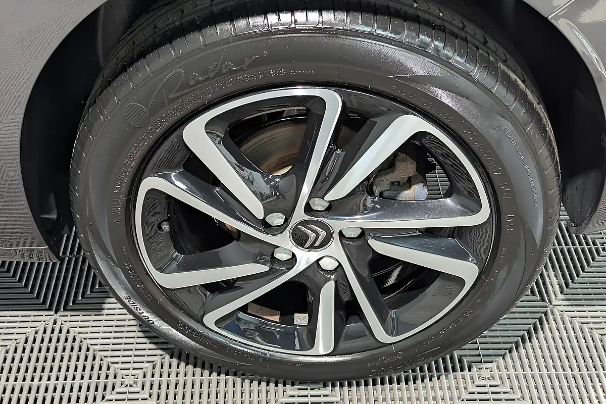 Used 2019 Citroen C4 Spacetourer Flair Grey - Interior and Exterior details 11