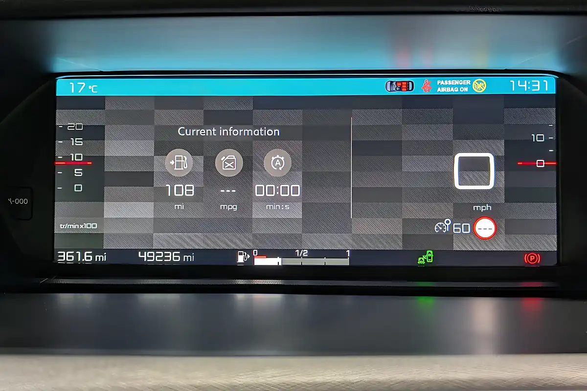 Used 2019 Citroen C4 Spacetourer Flair Grey - Interior and Exterior details 15